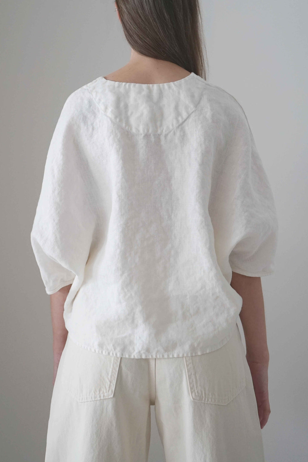 Marei blouse in white, back view