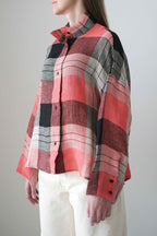 Camisa Villa color teja a cuadros, vista frontal en tres cuartos