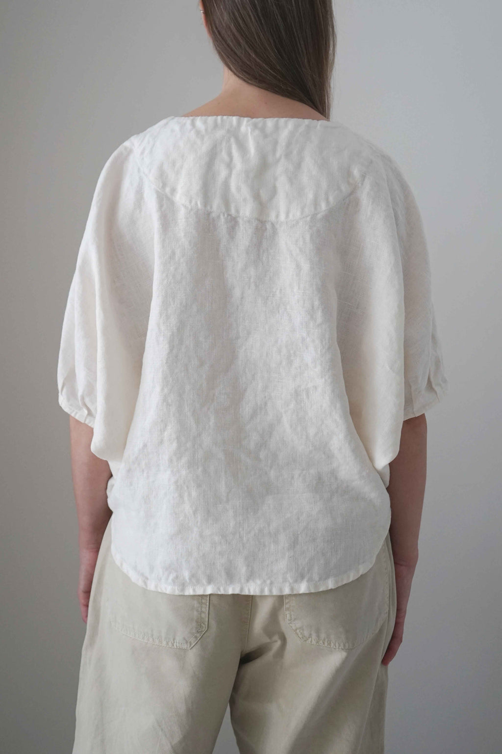 Emes blouse in white, back view