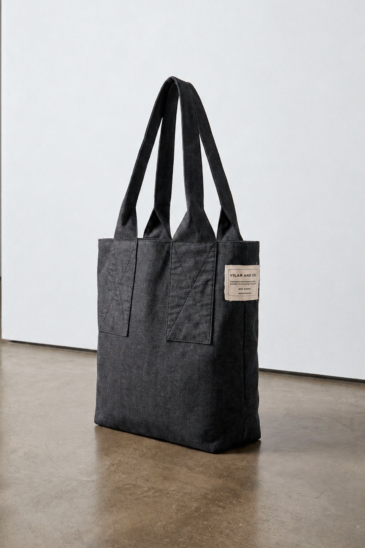 Areal tote bag in anthracite, front view