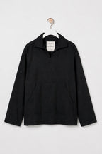 Camisa Portela negra colgada, vista frontal